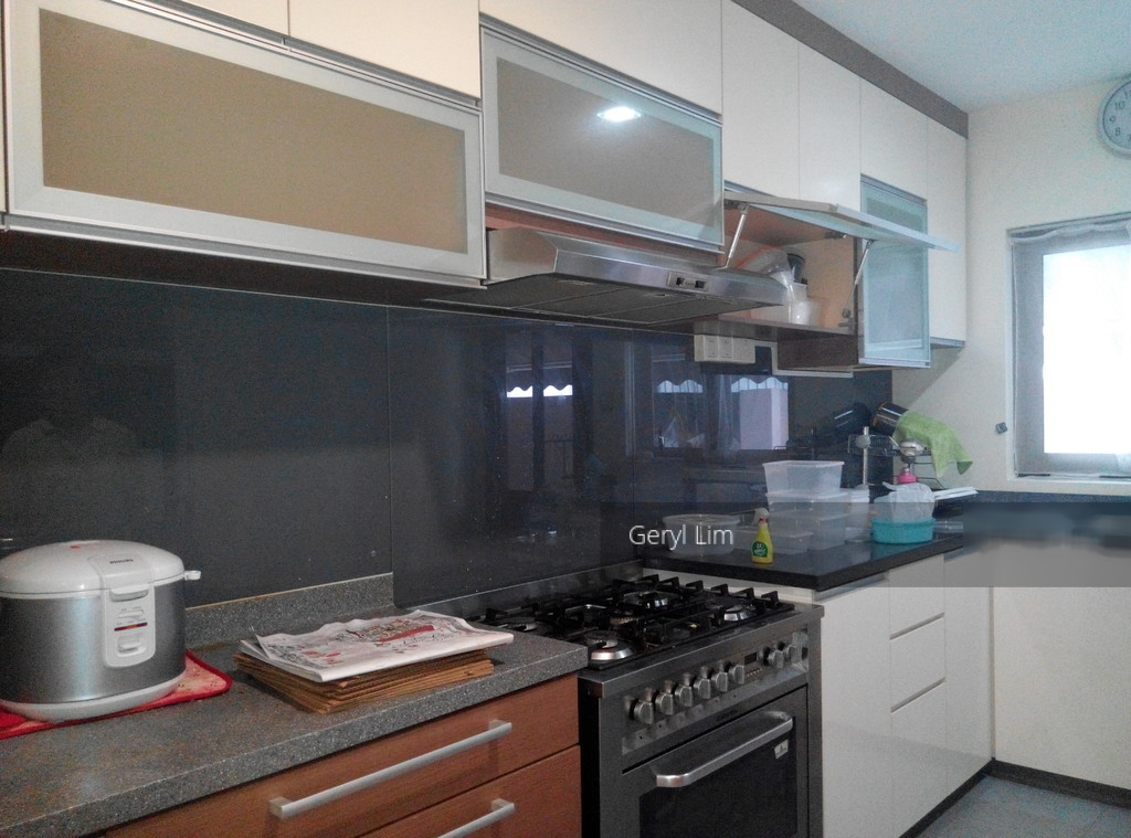 Opera Estate (D15), Terrace #198113522